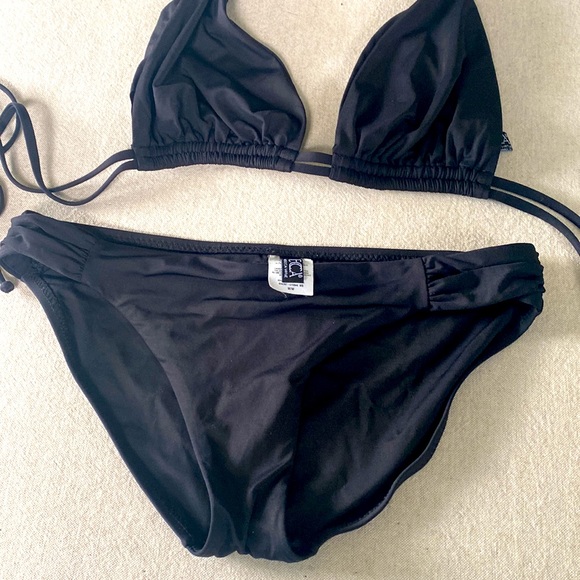 BECCA DD Bikini sz M bottoms - ability to add removable cups Excellent Condition - Picture 2 of 7